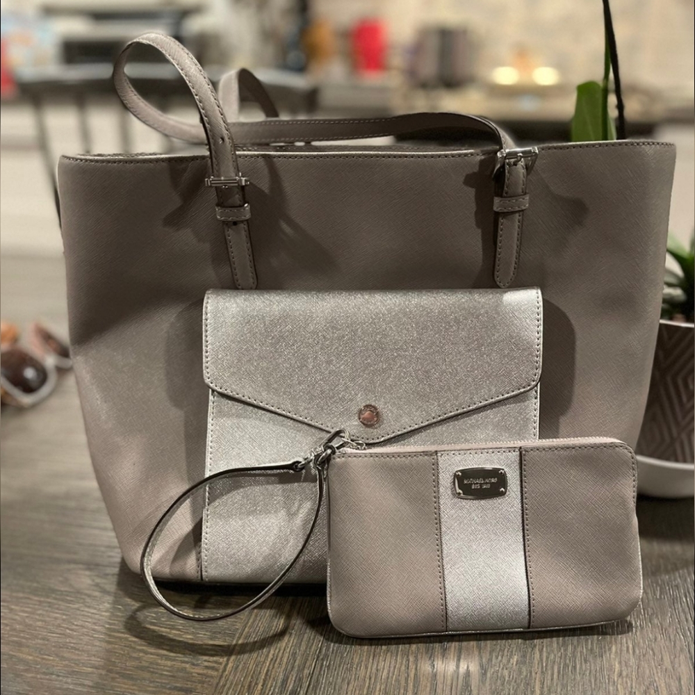 Michael kors jet set large tote leather pearl silver/ Gray with matching wristle